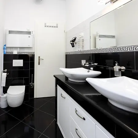 Appartamento Awesome In With Kitchen