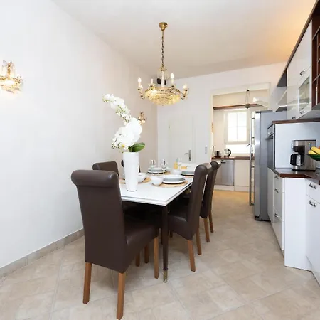 Awesome In With Kitchen * Spalato