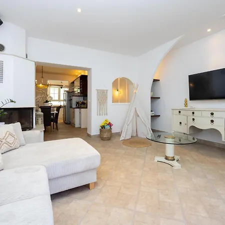 Awesome In With Kitchen *