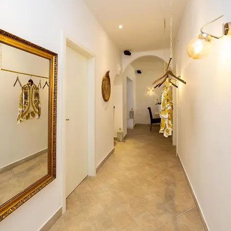 Appartamento Awesome In With Kitchen